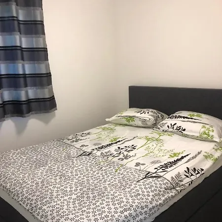 Apartmajska Hiska Urska - Kamp Natura *